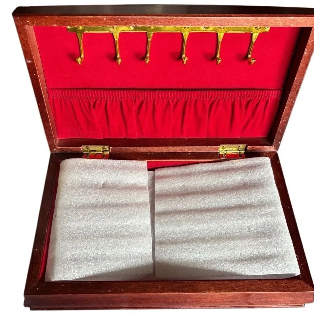Vintage Wooden Jewelry Box *Read*